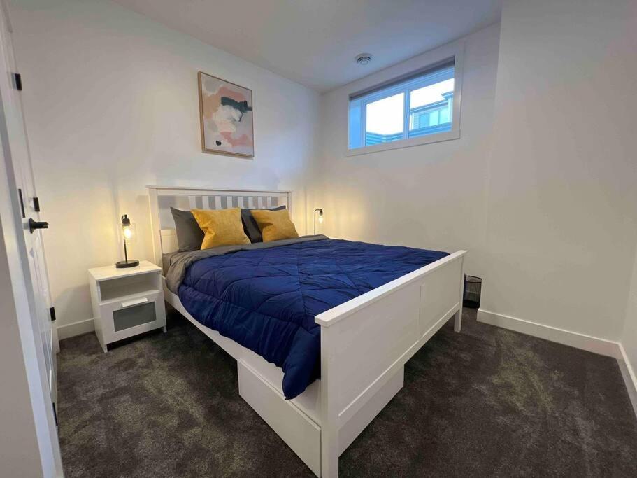 Newly Built 2 Bedroom Suite With Free Parking - Close To Banff National Park, YYC Exterior foto